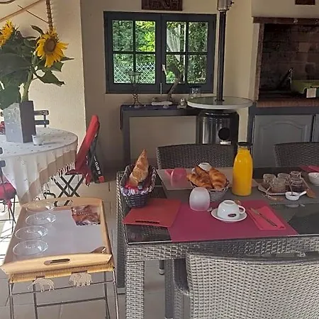 Clos Des Morillons Bed & Breakfast 3*