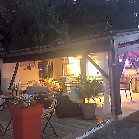 Clos Des Morillons Bed & Breakfast