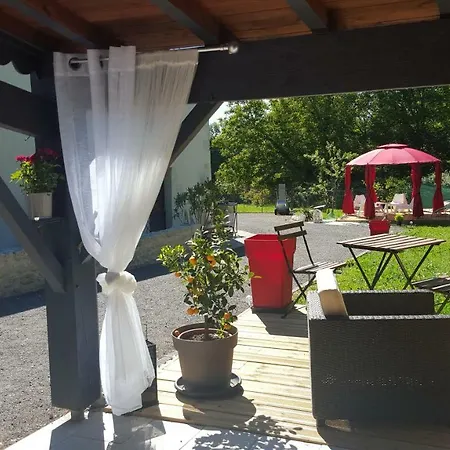 فندق مبيت وإفطار Clos Des Morillons 3*