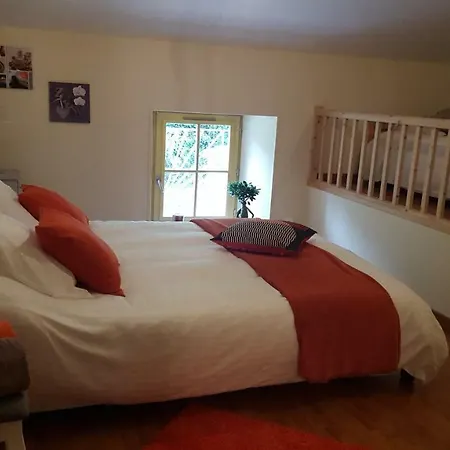 Clos Des Morillons Bed & Breakfast