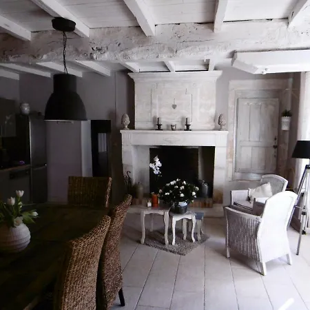 Clos Des Morillons Bed & Breakfast 3*